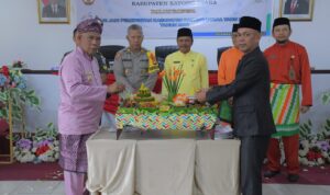 Bupati Kayong Utara, Citra Duani menghadiri Rapat Paripurna Istimewa Hari Jadi Pemerintah Kabupaten Kayong Utara ke-16 Tahun 2023. (Foto: Prokopim)