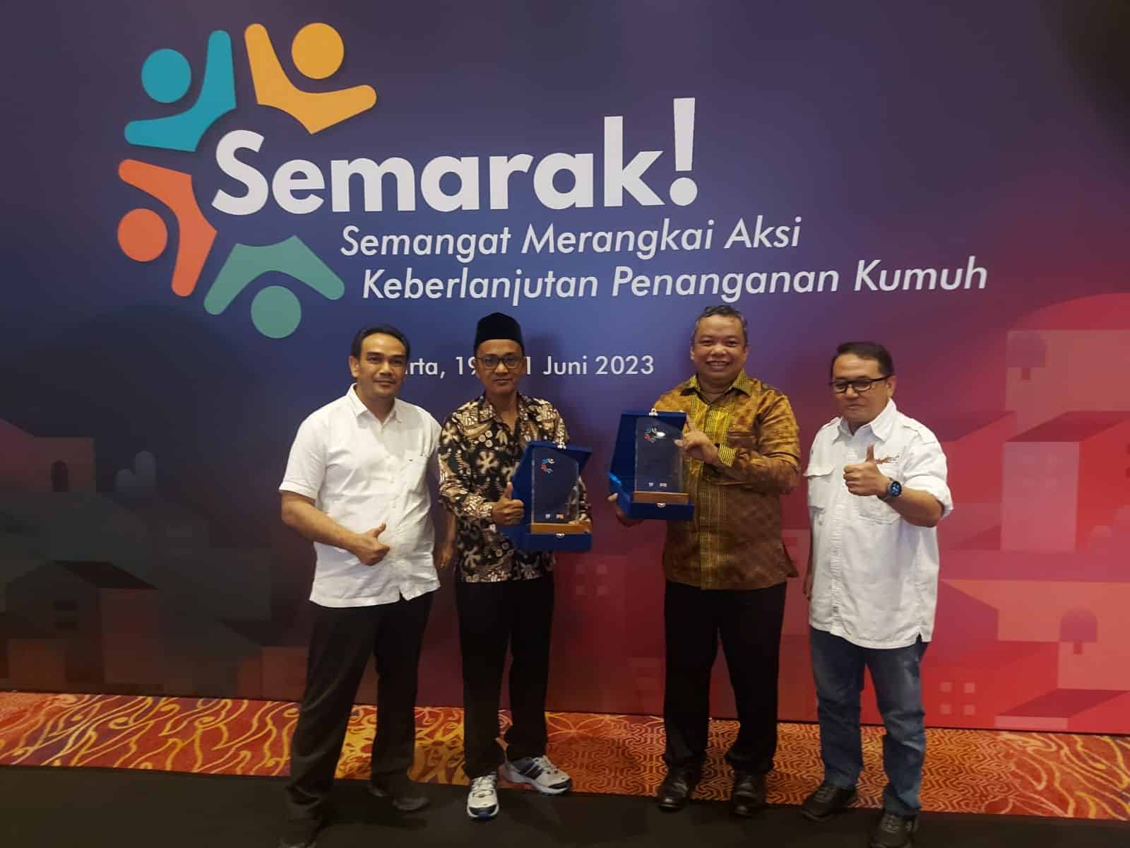 Kedua penghargaan Kotaku Award 2023 diterima di Hotel Bidakara Jakarta, Rabu (21/06/2023). (Foto: Indri)