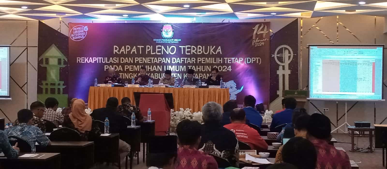 Rapat Pleno Terbuka Rekapitulasi dan Penetapan Daftar Pemilih Tetap (DPT) di Pemilihan Umum (Pemilu) tahun 2024, tingkat Kabupaten Ketapang, Rabu (21/06/2023). (Foto Adi LC)