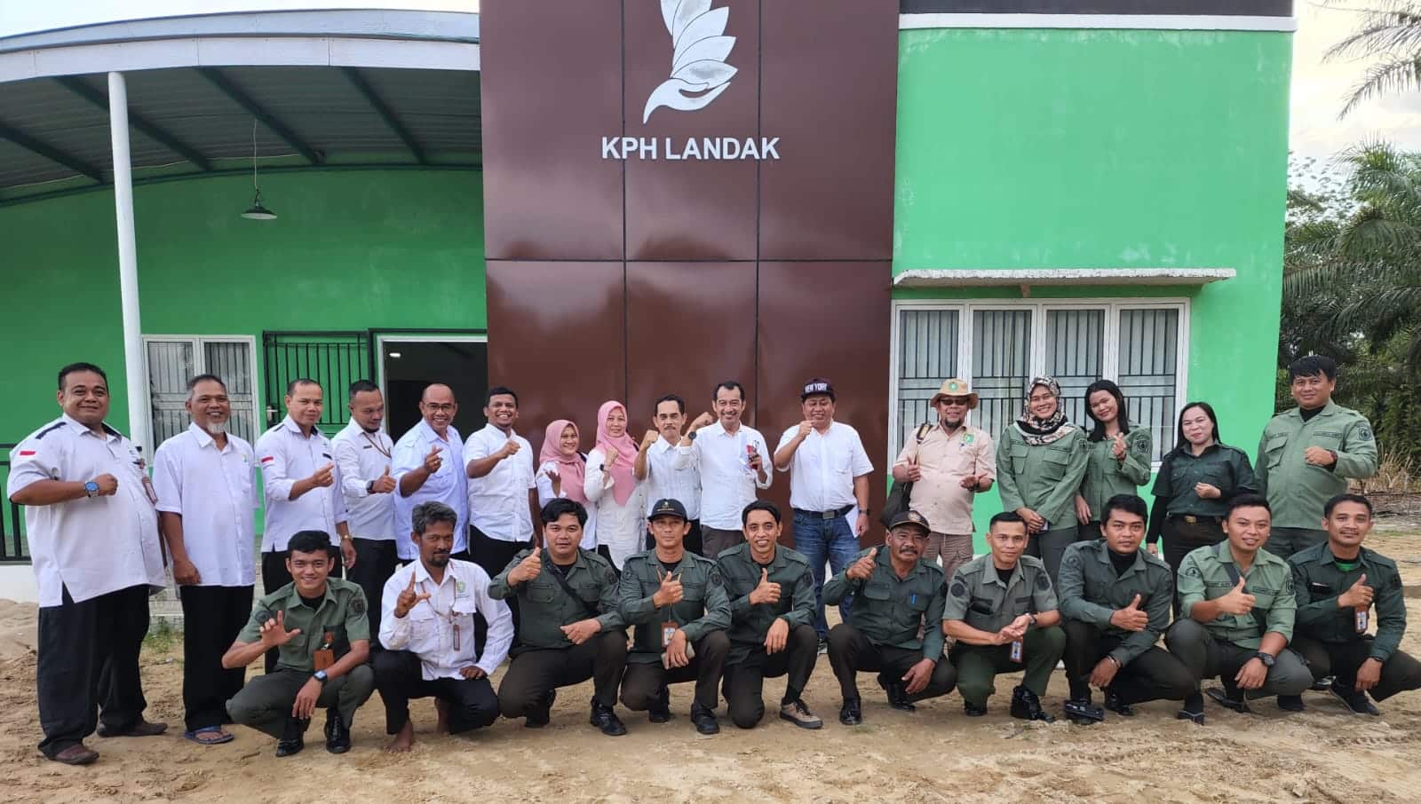 Kantor KPH di Kabupaten Landak merupakan satu dari 16 Gedung Kantor KPH yang dibangun melalui DBH-DR. (Foto: Dokumen/DLHK Kalbar)