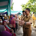 Wali Kota Pontianak, Edi Rusdi Kamtono menghadiri Gerakan Pangan Murah (GPM) di Aloe Vera Center di Jalan Budi Utomo, Kecamatan Pontianak Utara. (Foto: Indri)