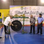 Sekda Provinsi Kalbar, Harisson secara resmi membuka Festival Seni Silat Budaya Kalbar Award 2023 di Gedung Olahraga Bumi Khatulistiwa, Jumat (30/06/2023). (Foto: Jauhari)