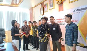 Fedrich Pernandes S, pemuda asal Kabupaten Kayong Utara, akhirnya berhasil menyabet juara 1 untuk nominasi lomba desain logo Daerah Otonomi Baru (DOB) Jelai Kendawangan Raya. (Foto: Santo)