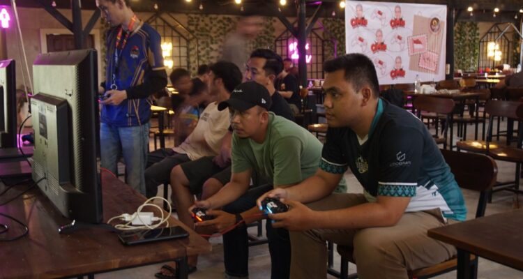 Turnamen e-sport bertajuk Pro Evolution Soccer (PES) 2021 ini digilar di Weng Coffee, Jalan Reformasi, Kota Pontianak, Kalimantan Barat. (Foto: Jauhari)