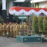 Upacara peringatan Hari Berkabung Daerah Provinsi Kalimantan Barat di Halaman Kantor Wali Kota Pontianak, Jalan Zainudin, Senin (03/07/2023). (Foto: Indri)