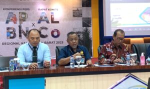 Kepala Perwakilan Kementerian Keuangan Regional Kalbar, Kukuh Sumardono Basuki memberikan keterangan pers, pada Rabu (05/07/2023). (Foto: Indri)
