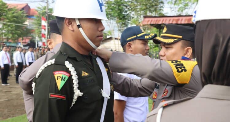 Apel gelar pasukan dalam rangka Operasi Patuh Kapuas 2023, di halaman Mapolres Kapuas Hulu, Senin (10/07/2023). (Foto: Ishaq)