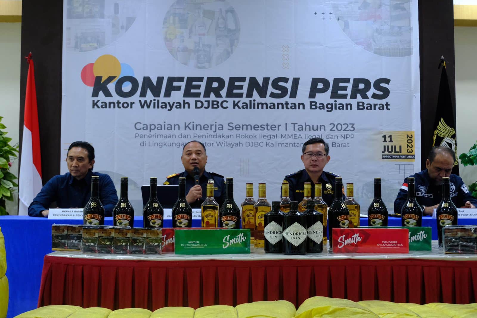 Konferensi pers Kantor Wilayah Direktorat Jenderal Bea dan Cukai Kalimantan Bagian Barat. (Foto: Indri)
