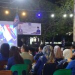Nonton bareng pidato politik Ketua Umum (Ketum) Partai Demokrat, Agus Harimurti Yudhoyono (AHY), Jumat (14/07/2023) malam, di salah satu base camp Bacaleg Demokrat Ketapang. (Foto: Adi LC)