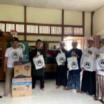 Santri Dukung Ganjar Beri Bantuan ke Pondok Pesantren di Kayong Utara 7