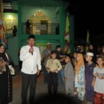 Ketua DPRD Kapuas Hulu, Kuswandi melepas Pawai Taaruf Kelurahan Hilir Kantor. (Foto: Ishaq)