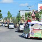 Pawai budaya Grebeg Suro dalam rangka memperingati HUT ke-26 Keluarga Besar Paguyuban Jawa tahun 2023, Minggu (23/07/2023). (Foto: Adi LC)