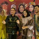 Wakil Gubernur Kalimantan Barat, Ria Norsan foto bersama pemenang Duta Genre Tahun 2023. (Foto: Indri)