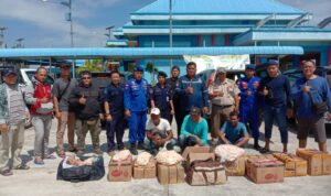 Ditpolairud Polda Kalbar bersama tim gabungan berhasil menggagalkan upaya penyelundupan telur penyu dari wilayah perairan Kecamatan Tambelan, Kabupaten Bintan, Kepulauan Riau. (Foto: Jauhari)