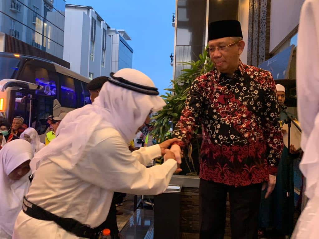 Gubernur Kalbar, Sutarmidji menyambut kepulangan jemaah haji Provinsi Kalimantan Barat kloter 26 di Hotel Orchardz Ayani, Jumat (28/07/2023). (Foto: Jauhari)