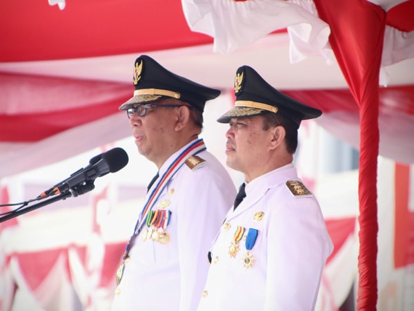 Gubernur Kalbar Sutarmidji dan Wakil Gubernur Kalbar Ria Norsan saat memimpin Upacara Peringatan Hari Kemerdekaan Republik Indonesia ke-78