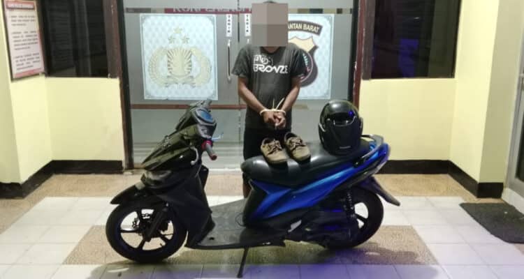 Pelaku berinisial SO alias Hen (41 tahun) dan barang bukti sepeda motor Mio Soul. (Foto: Polres Kubu Raya)