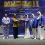 Wakil Gubernur Kalbar, Ria Norsan membuka kegiatan Musyawarah Daerah ke II IWAPI Provinsi Kalbar tahun 2023 di Hotel Golden Tulip, Kamis (03/08/2023). (Foto: Biro Adpim For KalbarOnline.com)