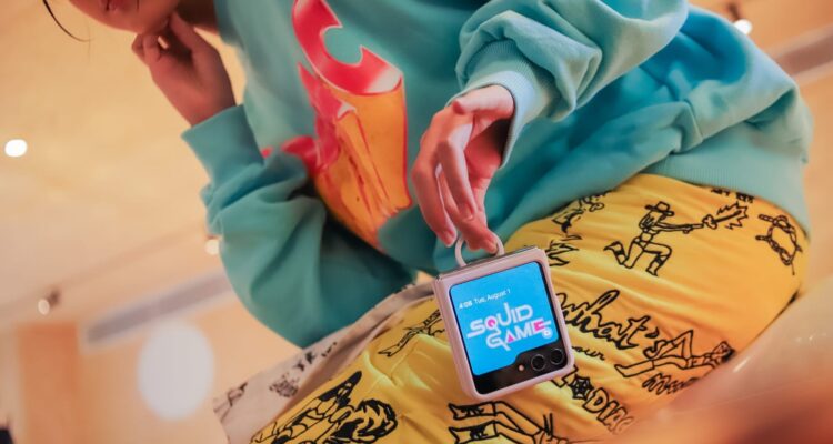 Galaxy Z Flip5 dengan warna trendi-nya menjadikan penampilan kamu semakin iconic. (Foto: Samsung)