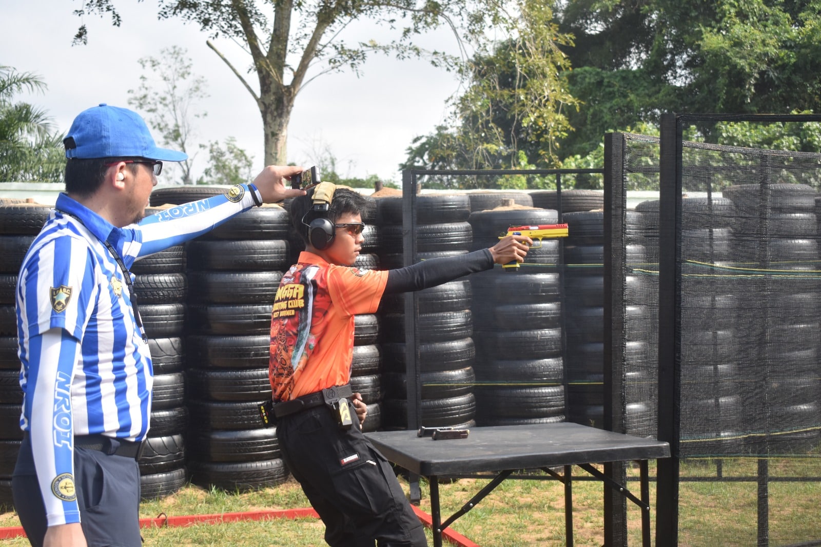 Muhammad Arvin Rajendra Hafizh sukses menjadi juara pada Kejuaraan Menembak Nasional Tanjungpura Shooting Open Championship, Minggu (06/08/2023). (Foto: Biro Adpim For KalbarOnline.com)
