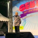 Gubernur Kalimantan Barat, Sutarmidji memberikan kata sambutan dalam acara Malam Puncak Gebyar Hari Anak 2023 “Pentas Ekspresi Bahagia”, pada Minggu (06/08/2023). (Foto: Indri)