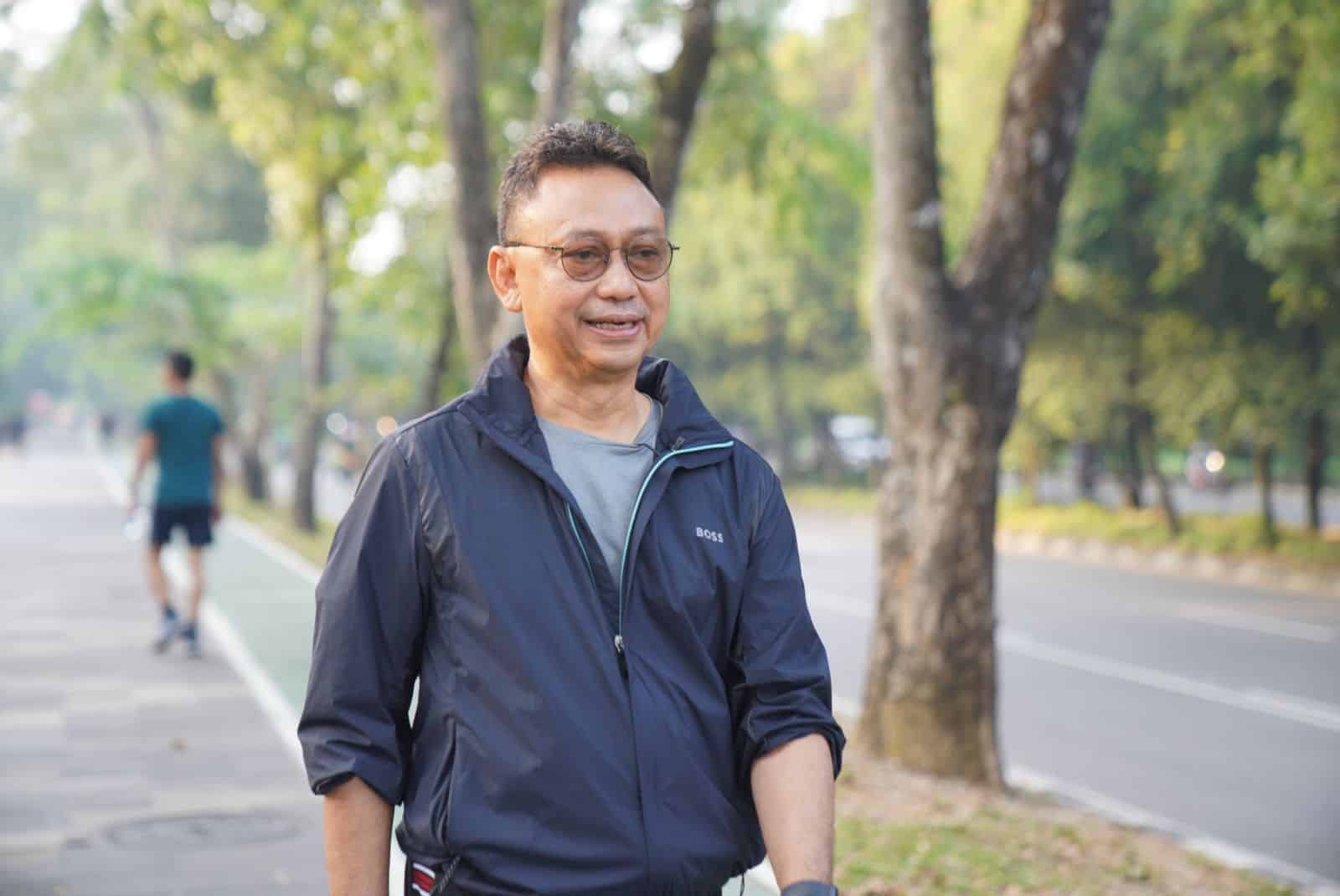 Wali Kota Pontianak, Edi Rusdi Kamtono berolahraga sembari memantau lingkungan dan pembangunan kota. (Foto: Indri)
