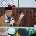 Gubernur Kalbar, Sutarmidji memberikan kuliah tujuh menit (kultum) di Masjid Agung Al-Mu'awwanah Kabupaten Sanggau, Jumat (11/08/2023). (Foto: Jauhari)