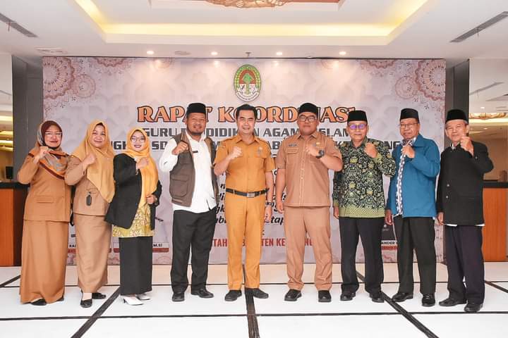 Foto bersama dalam acara Rakor Guru PAI SD dan SMP Tingkat Kabupaten Ketapang Tahun 2023. (Foto: Adi LC)