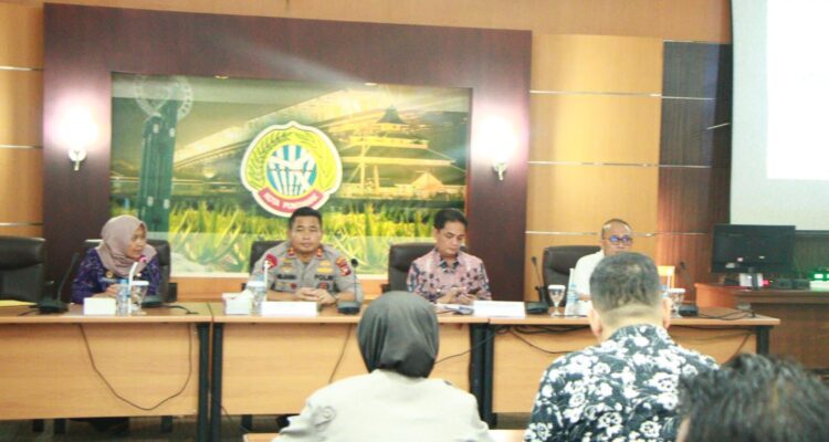 Suasana rapat bersama Satgas Saber Pungli di Kantor Wali Kota Pontianak, Jumat (18/08/2023). (Foto: Indri)