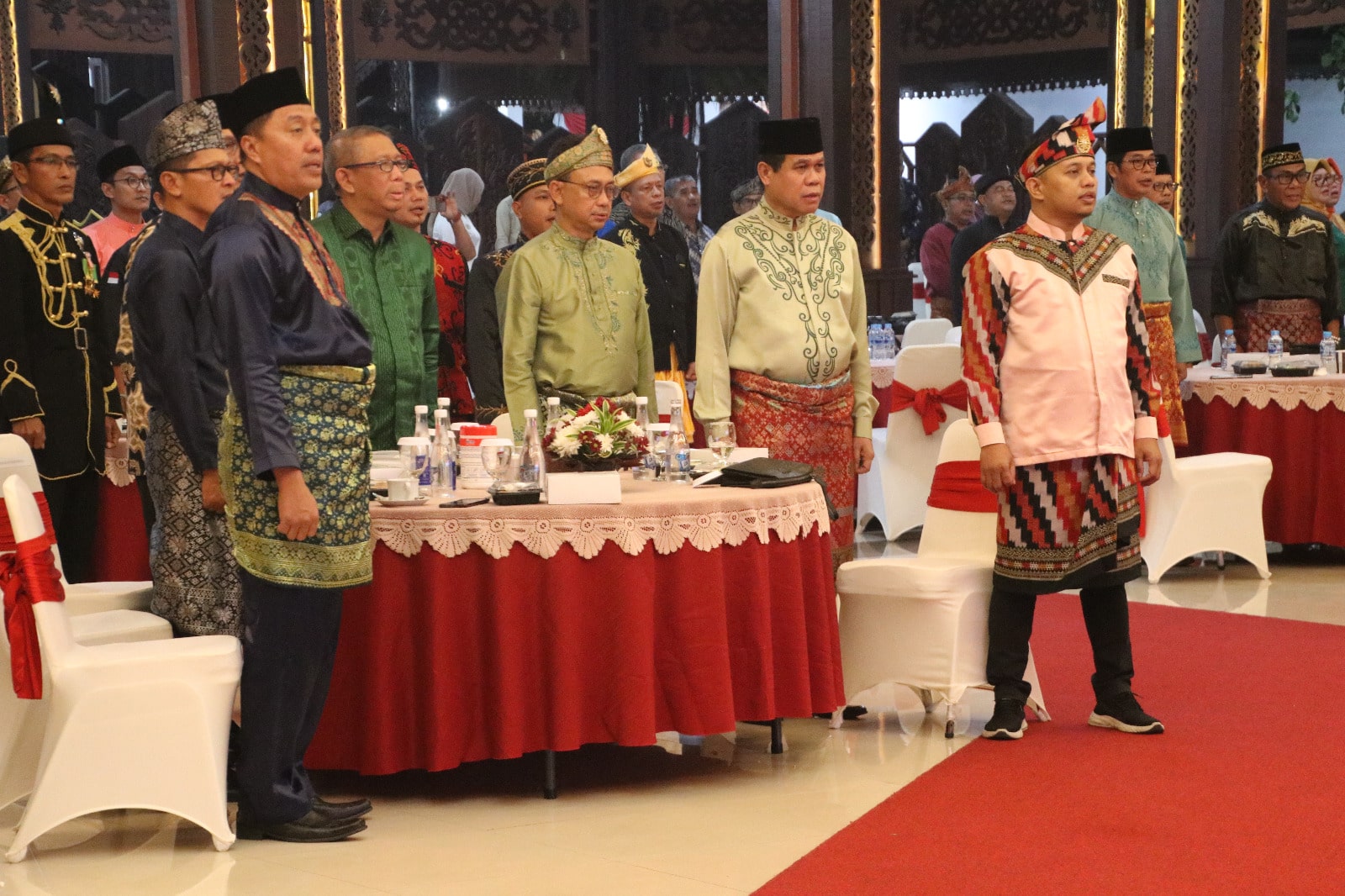 Gubernur Kalbar, Sutarmidji menghadiri Muktamar Nasional Persatuan Orang Melayu (POM) ke-1, di Pendopo Gubernur Kalimantan Barat, Jumat (18/08/2023) malam. (Foto: Biro Adpim For KalbarOnline.com)