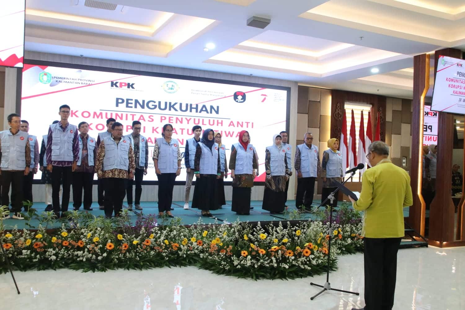 Pengukuhan Komunitas Penyuluh Anti Korupsi Khatulistiwa Kalbar (Tanjak) Kalimantan Barat. (Foto: Jauhari)