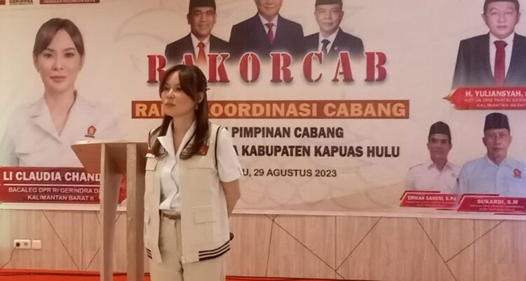 Bacaleg Partai Gerindra dapil Kalbar 2, Li Claudia Chandra hadir di Rakorcab DPC Partai Gerindra Kabupaten Kapuas Hulu. (Ishaq/KalbarOnline.com)