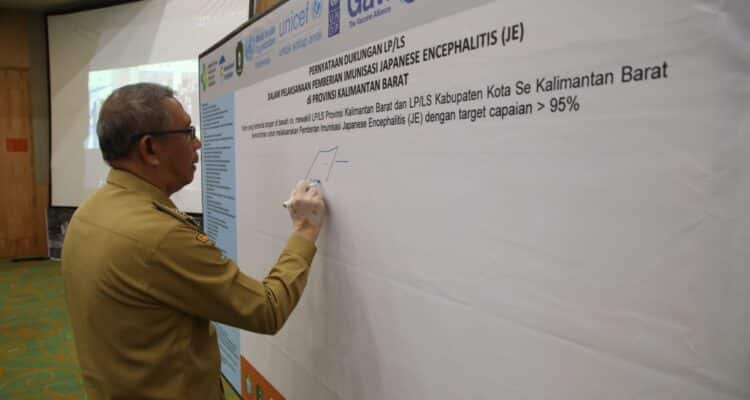 Gubernur Kalimantan Barat, Sutarmidji menghadiri acara advokasi dan sosialisasi introduksi imunisasi Japanese Encephalitis (JE) di Hotel Harris Pontianak, Selasa (29/08/2023). (Foto: Jauhari)