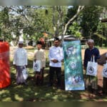 Santri Dukung Ganjar Salurkan Bantuan Tandon Air ke Pondok Pesantren di Kalbar