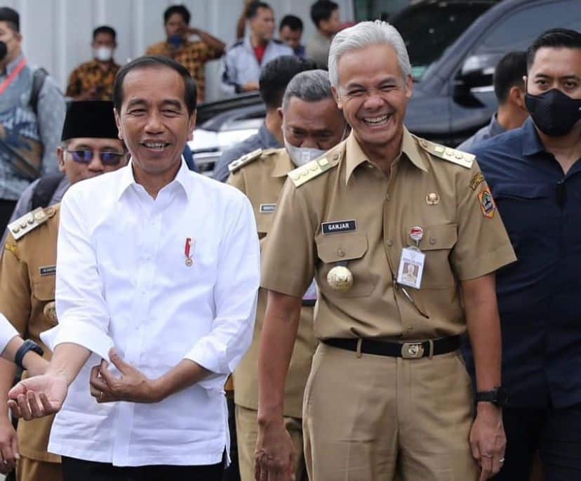 Presiden Joko Widodo (kiri) bersama Ganjar Pranowo (kanan). (Foto: Indri)