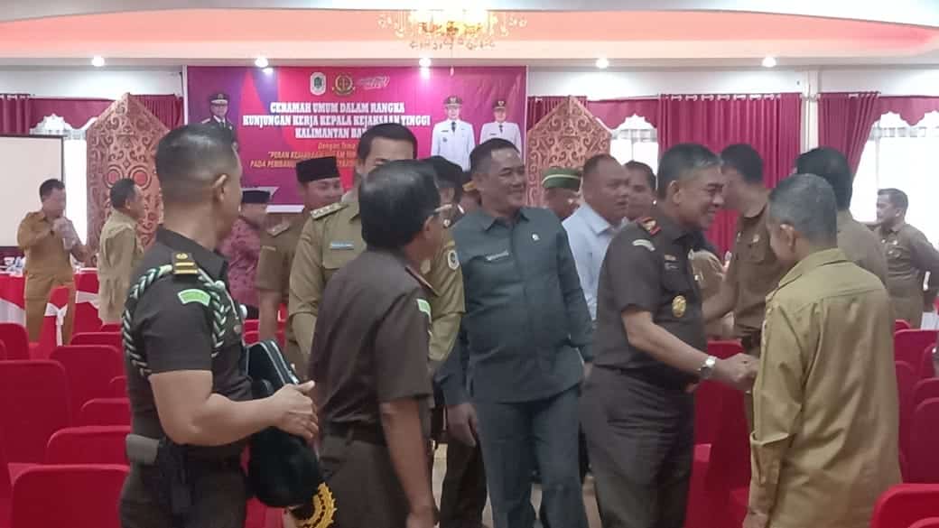 Kajati Kalimantan Barat, Muhammad Yusuf menghadiri acara ramah tamah dan silaturahmi dengan jajaran Pemkab Kapuas Hulu. (Foto: Ishaq/KalbarOnline.com)