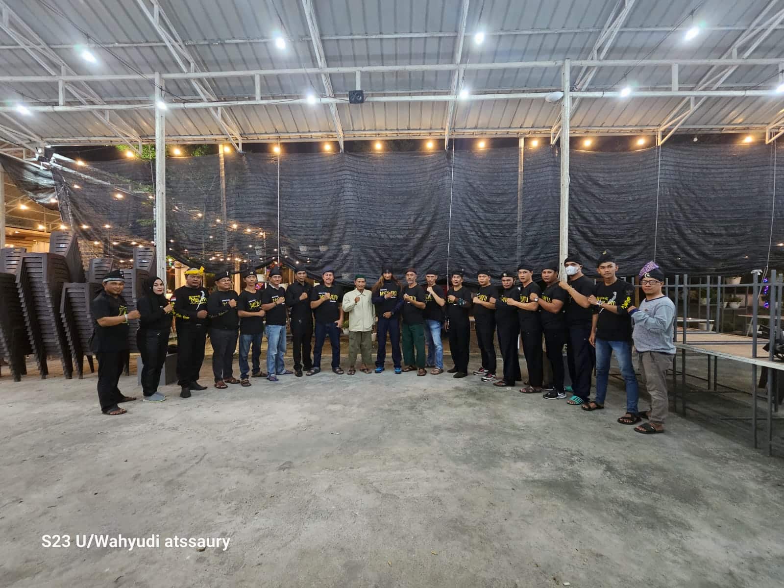 Pengurus SPM saat membacakan sikap mendukung masyarakat Melayu di Batam. (Foto: Adi LC)