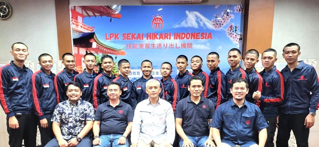 Para peserta dari LPK Sekai Hikari Indonesia yang akan diberangkatkan ke Jepang untuk mengikuti program pemagangan selama tiga tahun. (Foto: Istimewa)