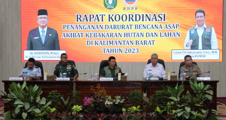 Rapat Koordinasi Penanggulangan Karhutla di Provinsi Kalimantan Barat bersama Kepala BNPB, di Balai Petitih, Kantor Gubernur Kalbar, Rabu (20/09/2023). (Foto: Jauhari)