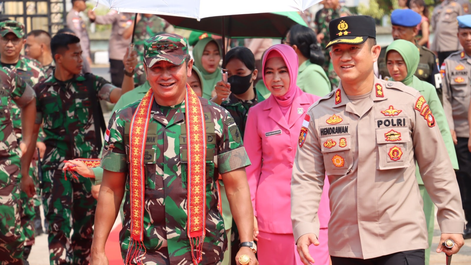Pangdam XII Tanjungpura, Mayjen TNI Iwan Setiawan mengunjungi Mapolres Kapuas Hulu. (Foto: Ishaq)