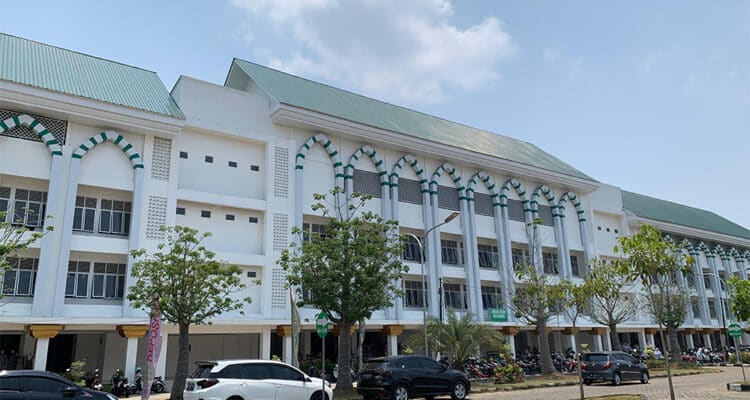 Gedung SMA Mujahidin Pontianak di Kompleks Masjid Raya Mujahidin