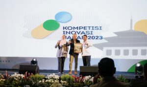 bank bjb juarai ajang KIJB 2023 kategori BUMN/BUMD di Jawa Barat. (Foto: bank bjb)