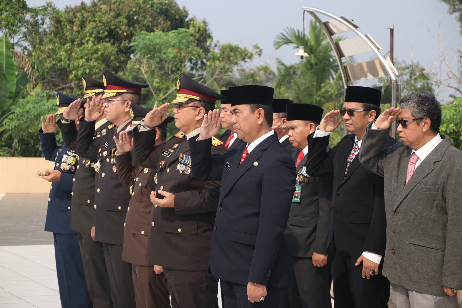 Suasana peringatan HUT TNI ke-78 di TMP Dharma Patria Jaya. (Foto: Biro Adpim For KalbarOnline.com)