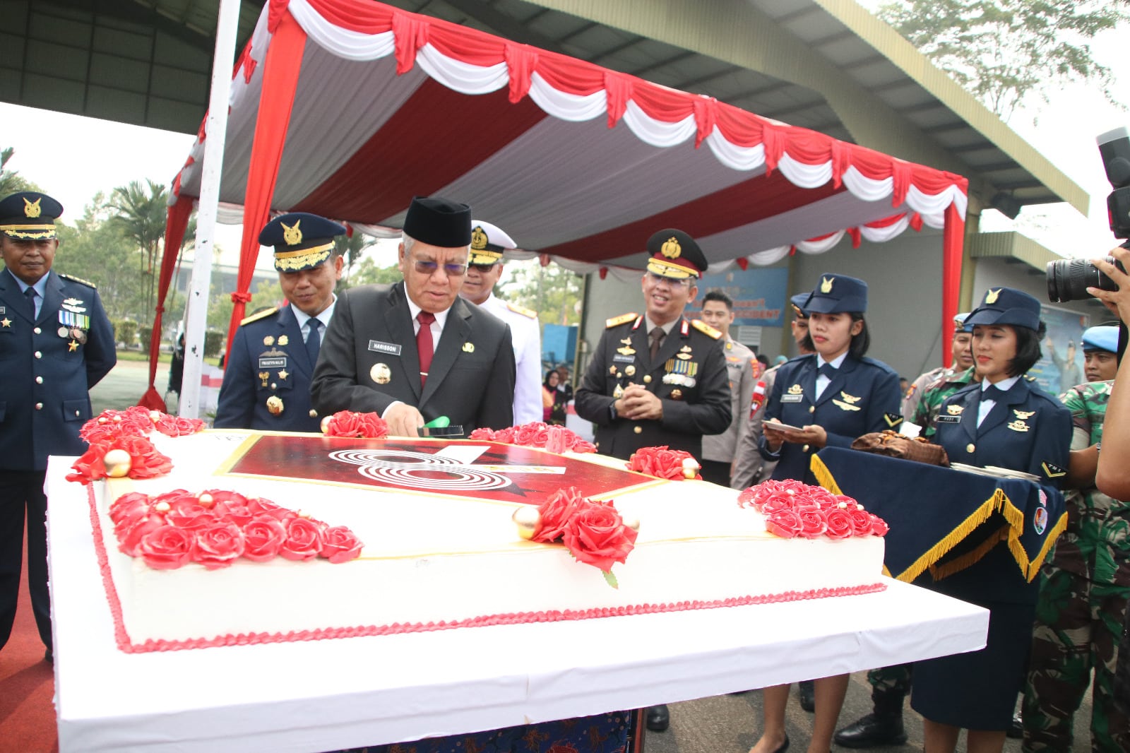 Peringatan HUT TNI ke-78 tahun 2023 di Apron Landasan Udara (Lanud) Supadio, Kabupaten Kubu Raya, Kamis (05/10/2023). (Foto: Biro Adpim For KalbarOnline.com)