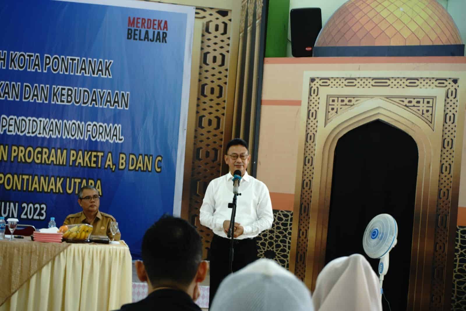 Wali Kota Pontianak, Edi Rusdi Kamtono membuka kegiatan Promosi Satuan Pendidikan Non Formal. (Foto: Prokopim Pontianak)