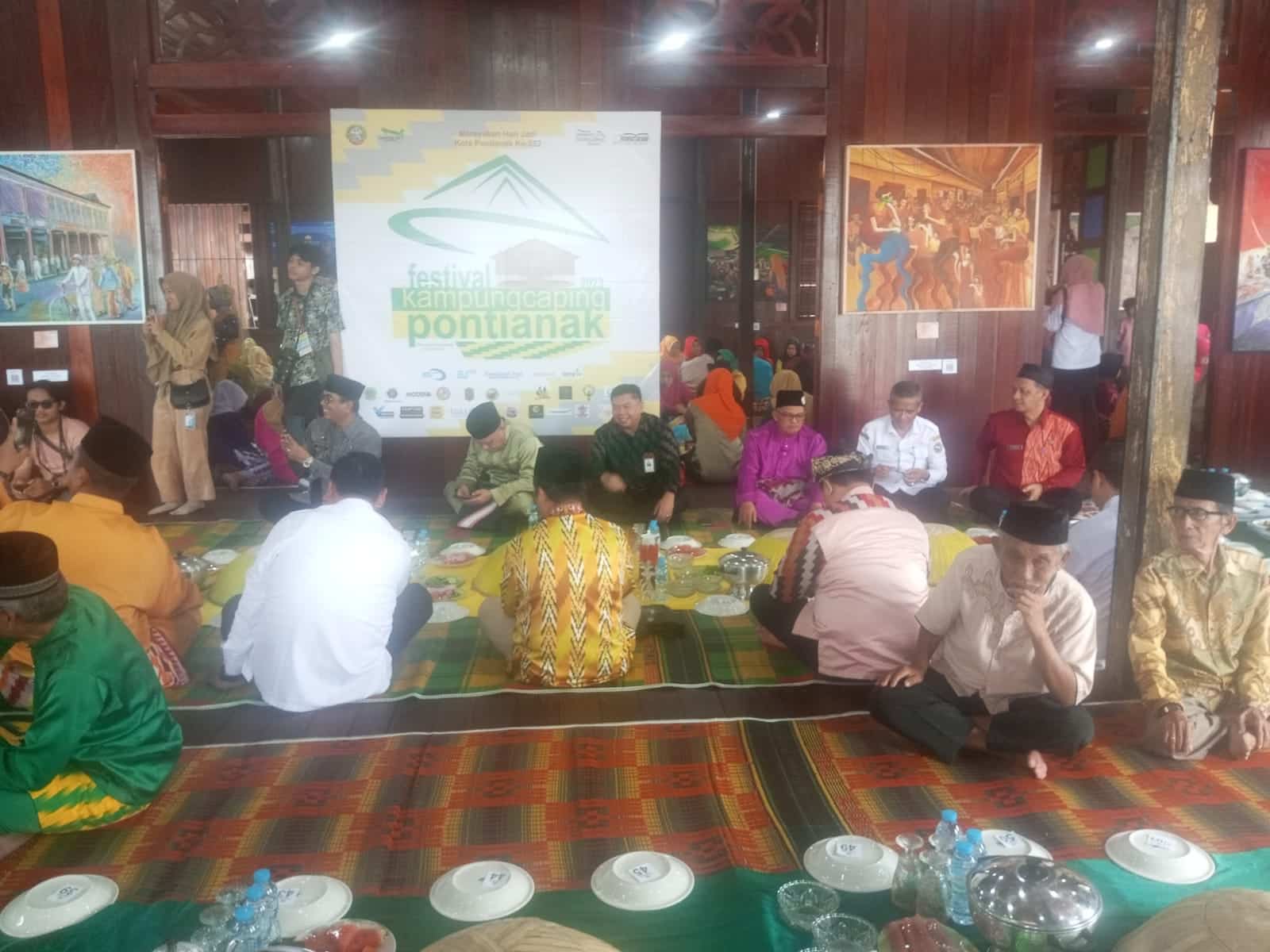Saprahan di Rumah Budaya Kampung Bangka, Rabu (11/10/2023). (Foto: Firmansyah Purnama Aji/Mahasiswa PPL IAIN Pontianak 2023)