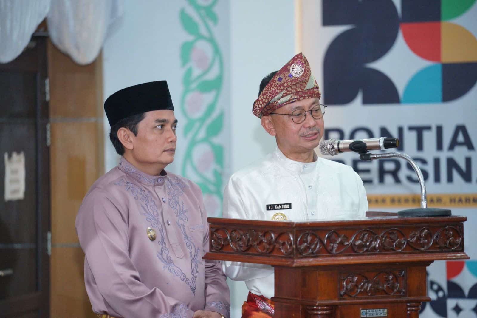 Wali Kota Pontianak, Edi Rusdi Kantono dan Wakil Wali Kota Pontianak, Bahasan.  (Foto: Prokopim/Kominfo Pontianak)