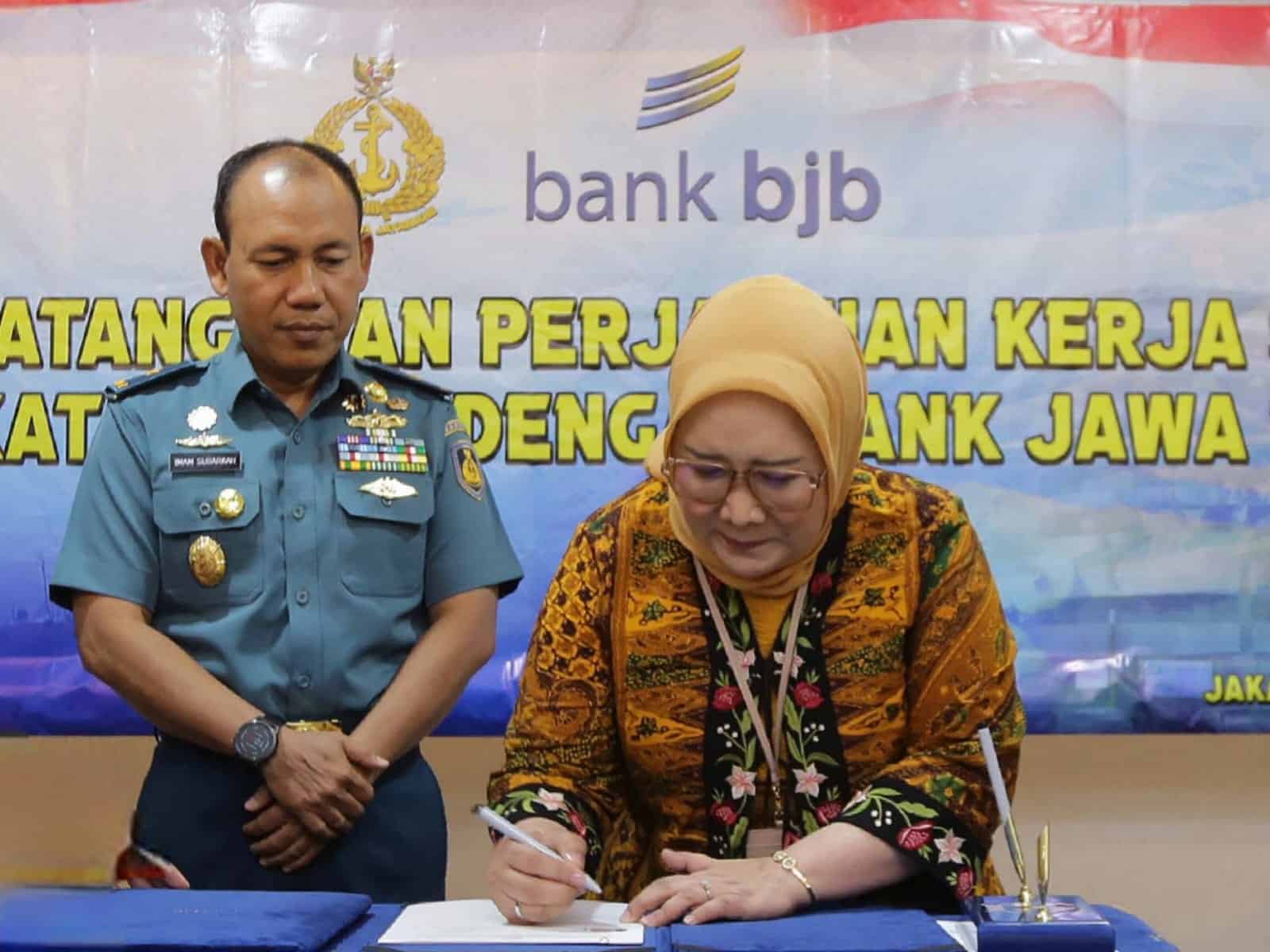 Penandatanganan PKS antara bank bjb bersama TNI AL. (Foto: bank bjb)