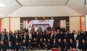 Foto bersama usai seminar “Peran Mahasiswa Dalam Peningkatan Partisipasi dan Pengawasan Pemilu 2024”. (Foto: Istimewa)