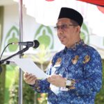 Sekretaris Daerah Kota Pontianak, Mulyadi menjadi pembina upacara peringatan Hari Pahlawan di lingkup Pemerintah Kota Pontianak. (Foto: Kominfo/Prokopim Pontianak)